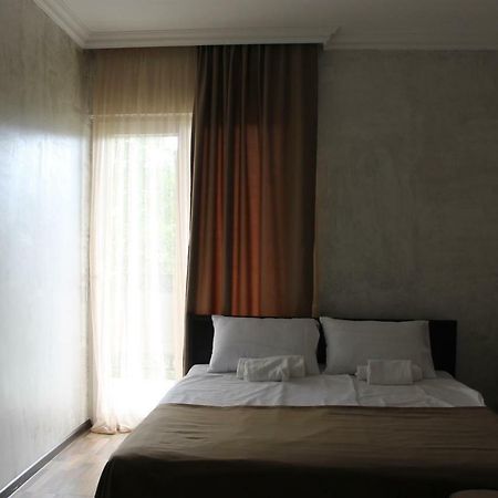 Hotel Progress Batumi Kültér fotó