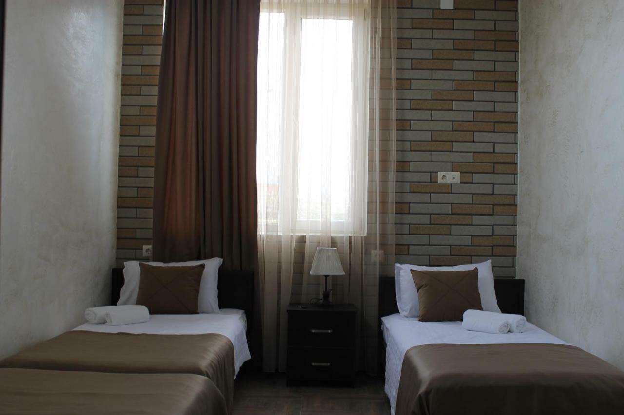 Hotel Progress Batumi Kültér fotó
