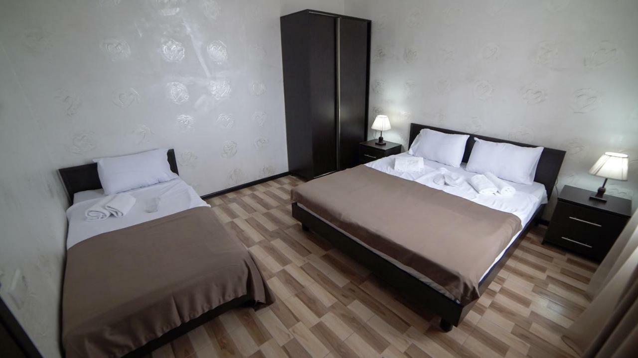Hotel Progress Batumi Kültér fotó