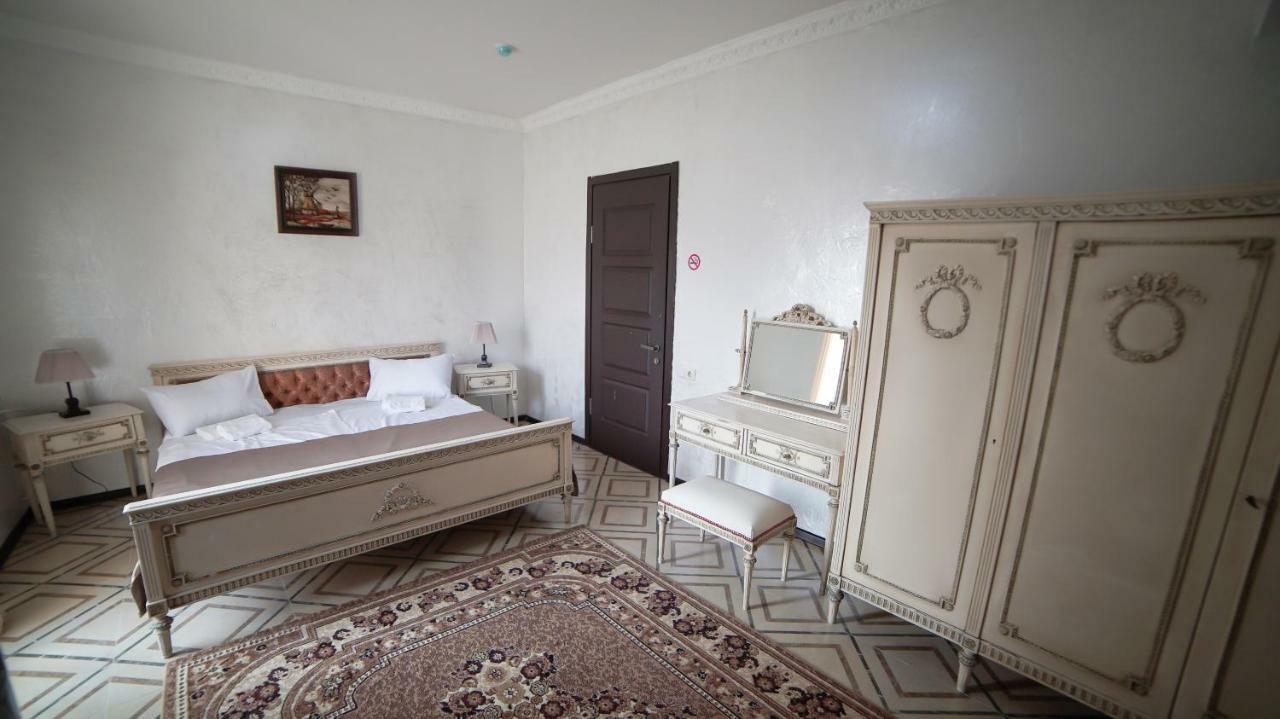 Hotel Progress Batumi Kültér fotó